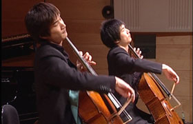 Twin Cellists